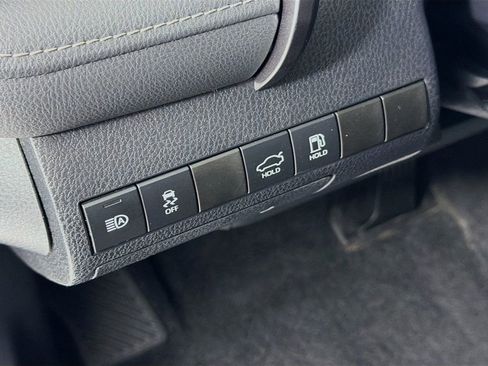 Used 2019 Toyota Camry SE image 10