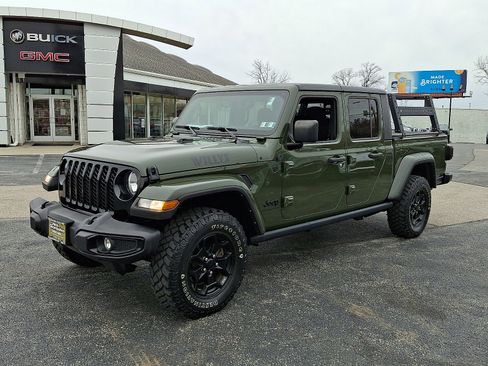Used 2021 Jeep Gladiator Sport image 3