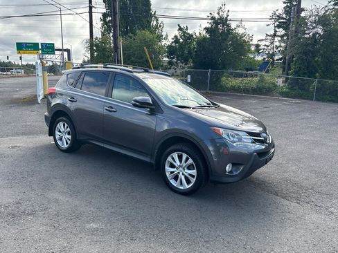 Used 2014 Toyota RAV4 Limited w/ Technology Package AWD/4WD image 2