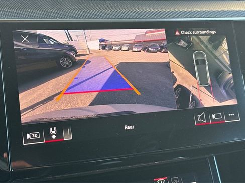 Used 2022 Audi e-tron S Prestige image 18