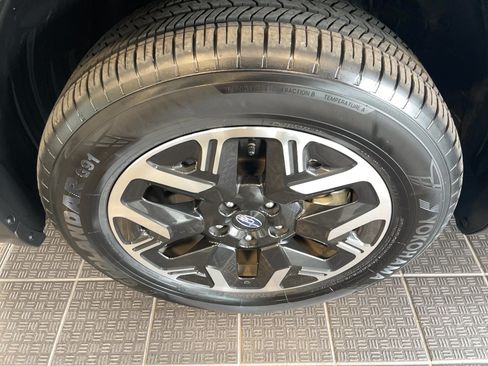 Used 2025 Subaru Forester Premium AWD/4WD image 5