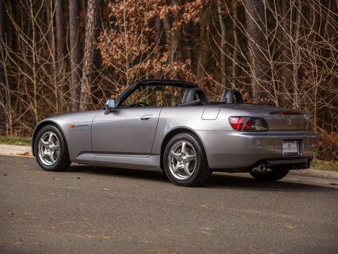 Used 2001 Honda S2000 image 12