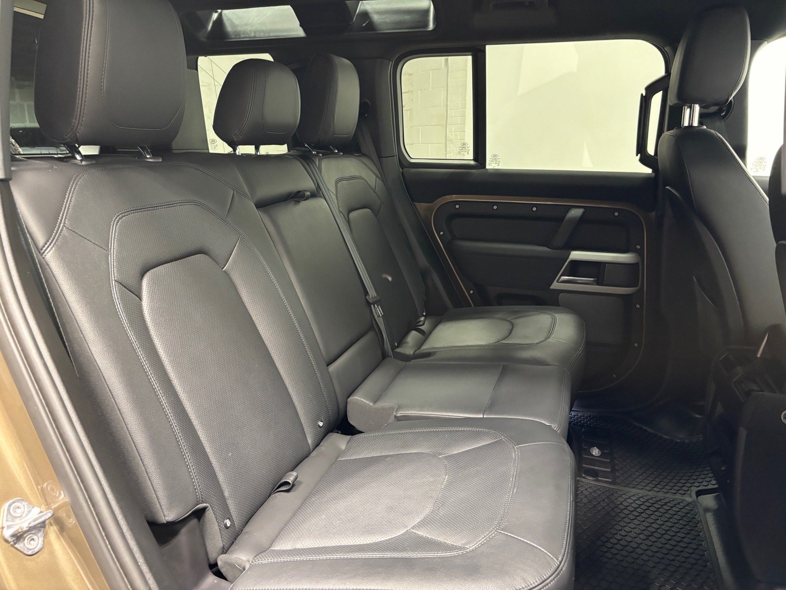 Used 2023 Land Rover Defender 110 S AWD/4WD image 37