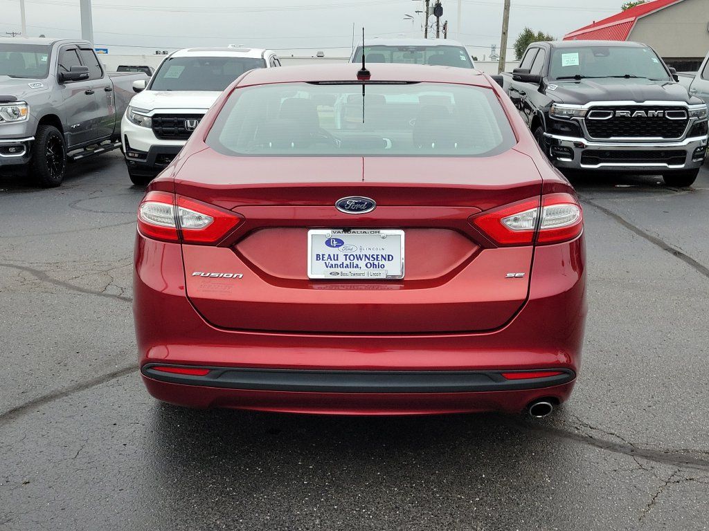 Used 2014 Ford Fusion SE FWD image 5