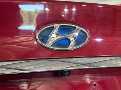 Used 2015 Hyundai Sonata Limited w/ Option Group 02 FWD image 11