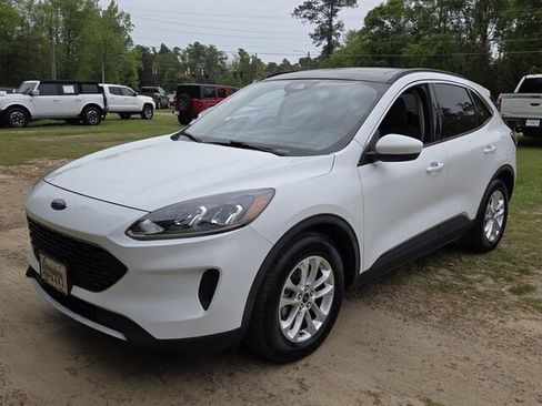 Used 2020 Ford Escape SE image 4