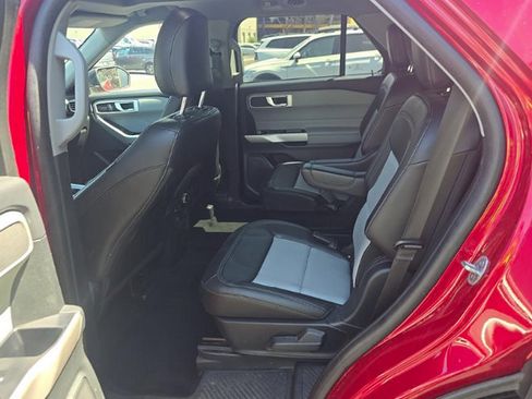 Used 2023 Ford Explorer XLT w/ Equipment Group 202A RWD image 10