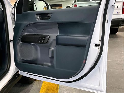 Used 2025 Ford Maverick XLT w/ XLT Luxury Package image 12