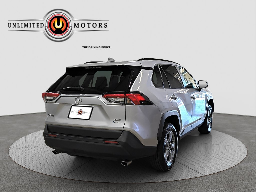 Used 2025 Toyota RAV4 XLE AWD/4WD image 4