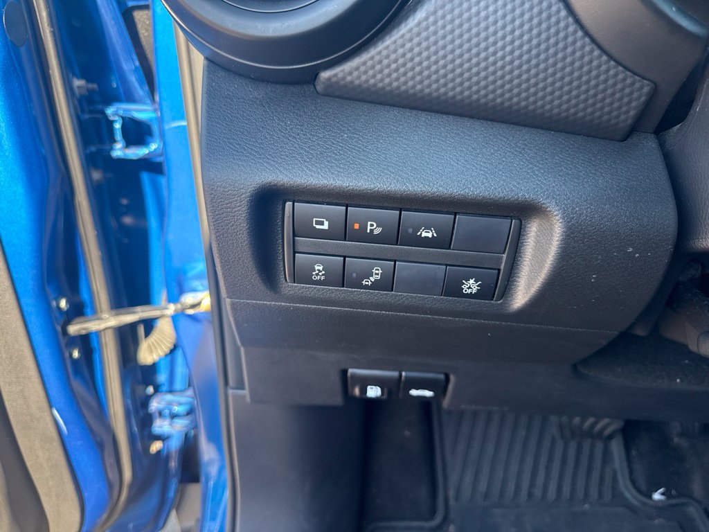 Certified 2025 Nissan Kicks Play S FWD image 11