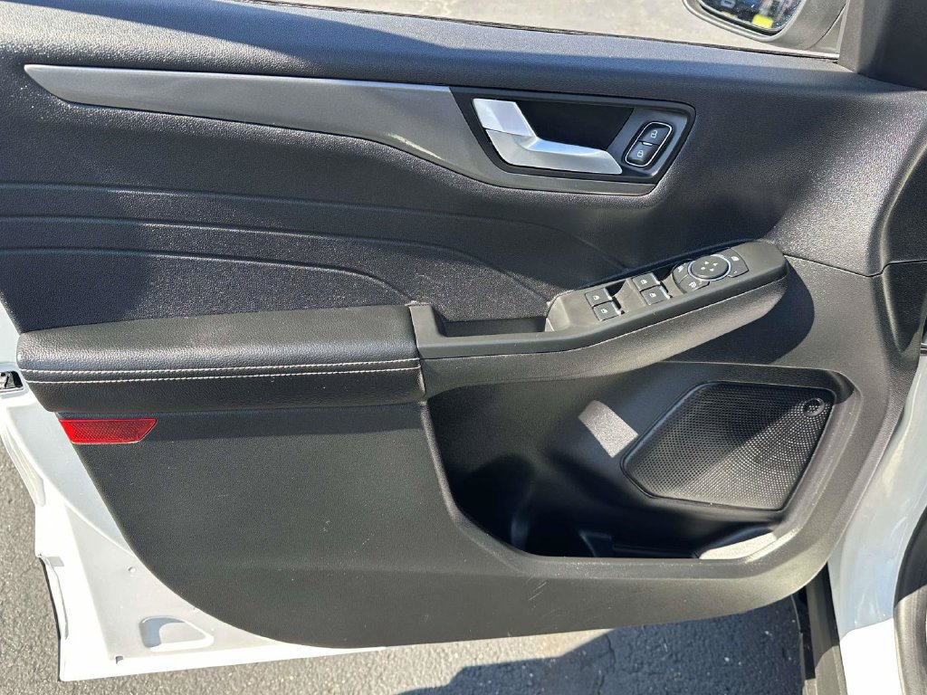 Certified 2023 Ford Escape SE FWD image 9