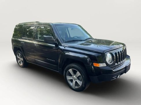Used 2017 Jeep Patriot High Altitude AWD/4WD image 11