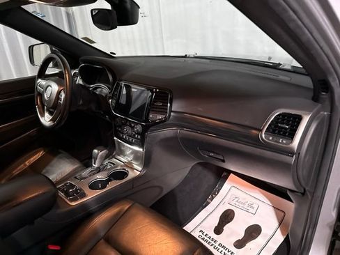 Used 2019 Jeep Grand Cherokee Limited AWD/4WD image 41