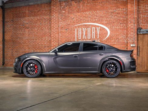 Used 2020 Dodge Charger SRT Hellcat w/ Harman/Kardon Audio Group RWD image 2