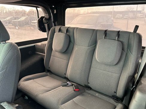 Used 2024 Jeep Wrangler Willys image 10