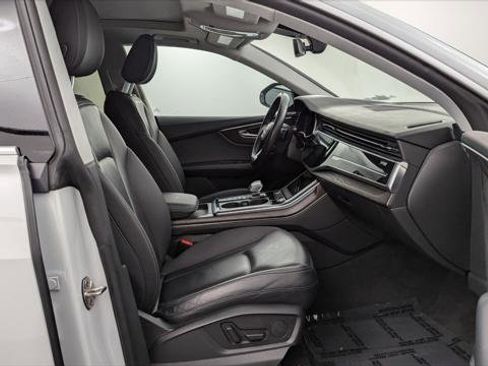 Used 2022 Audi Q8 Premium w/ Convenience Package image 22