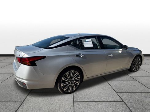 Used 2023 Nissan Altima 2.5 SL FWD image 5