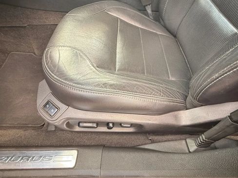 Used 2013 Ford Taurus Limited FWD image 21