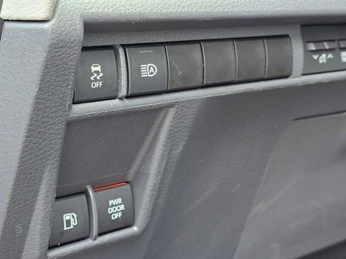 Used 2021 Toyota Sienna XLE AWD/4WD image 22