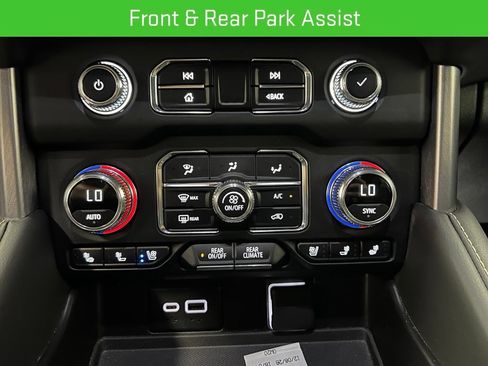 Certified 2024 GMC Yukon SLT w/ Max Trailering Package AWD/4WD image 24