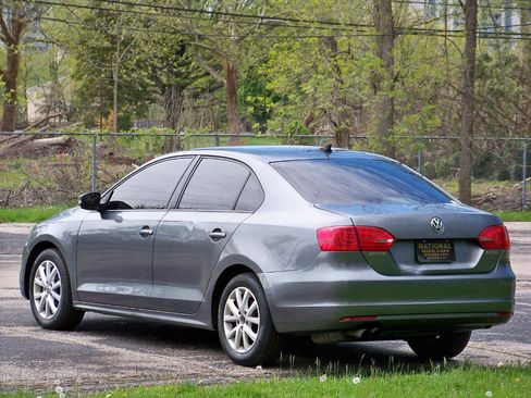 Used 2012 Volkswagen Jetta SE FWD image 6
