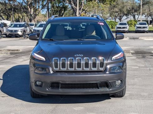 Used 2015 Jeep Cherokee Latitude image 2