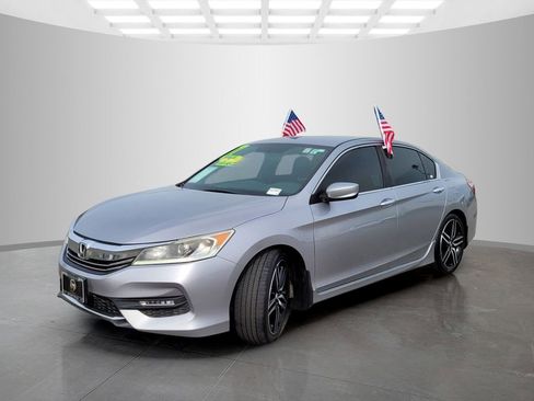 Used 2017 Honda Accord Sport image 8