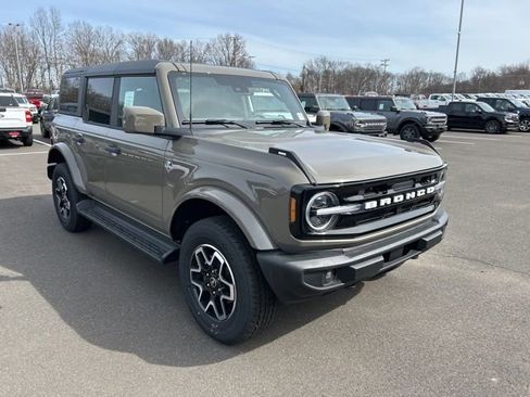 New 2026 Ford Bronco Outer Banks AWD/4WD image 1