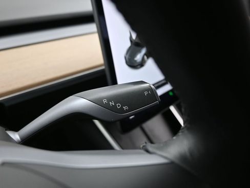 Used 2019 Tesla Model 3 Standard Range Plus image 11