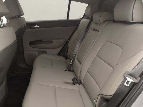 Used 2017 Kia Sportage EX w/ EX Technology Package FWD image 18