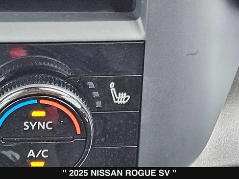 Used 2025 Nissan Rogue SV w/ SV Premium Package FWD image 22