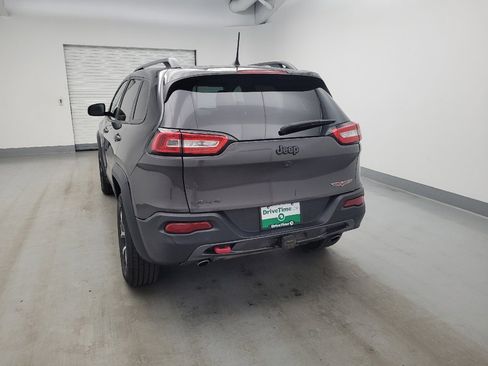 Used 2017 Jeep Cherokee Trailhawk w/ Cold Weather Group AWD/4WD image 6