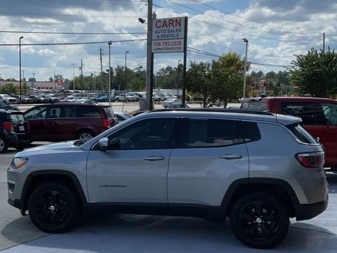 Used 2020 Jeep Compass Latitude image 4