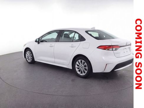Used 2022 Toyota Corolla LE w/ LE Convenience Package image 4