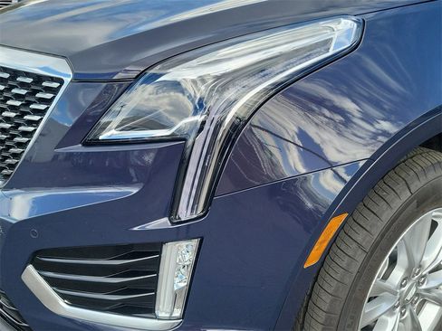 New 2025 Cadillac XT5 Luxury image 5