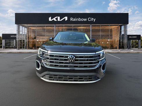 Used 2025 Volkswagen Atlas SE FWD image 2