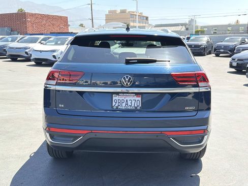 Certified 2022 Volkswagen Atlas Cross Sport SE w/ Black Wheel Package AWD/4WD image 4