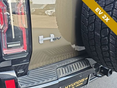 Used 2025 GMC Hummer EV 2X image 11