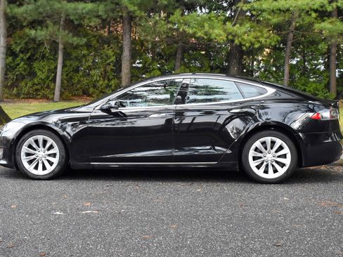 Used 2018 Tesla Model S 75D image 4