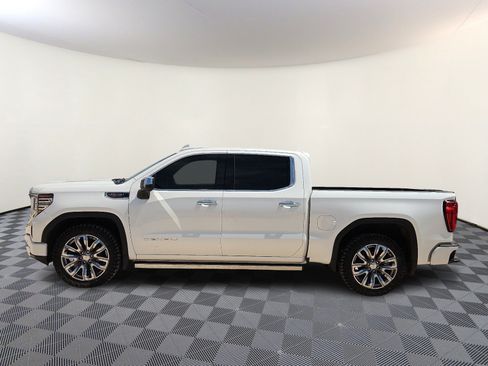 Used 2024 GMC Sierra 1500 Denali AWD/4WD image 2