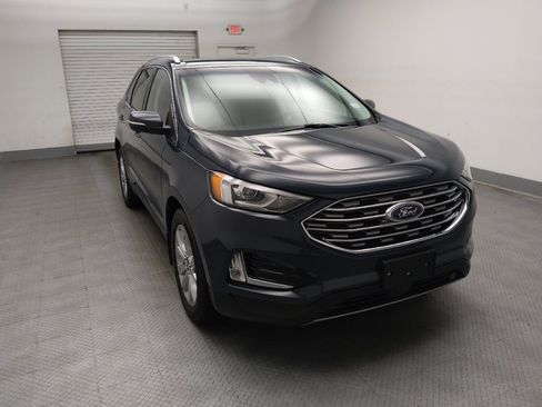 Used 2019 Ford Edge Titanium w/ Cold Weather Package AWD/4WD image 13