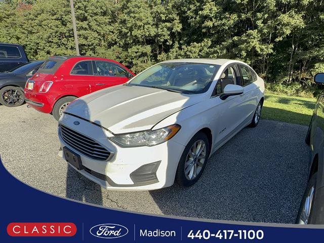 Used 2019 Ford Fusion SE FWD image 1