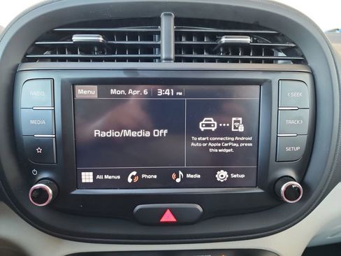 Used 2022 Kia Soul LX image 27