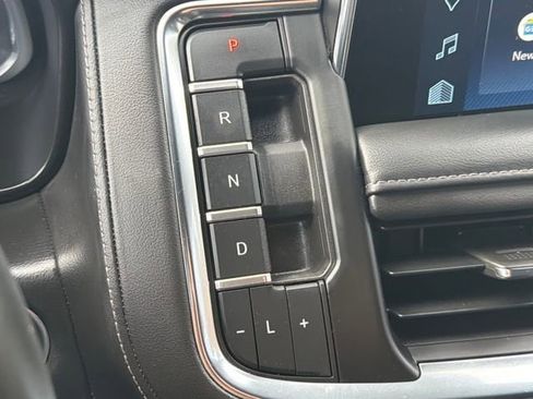 Used 2023 Chevrolet Tahoe Z71 w/ Luxury Package image 20