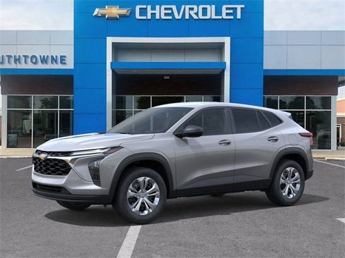 New 2026 Chevrolet Trax LS image 2