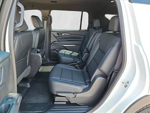 New 2026 Chevrolet Traverse LT w/ Midnight/Sport Edition FWD image 16