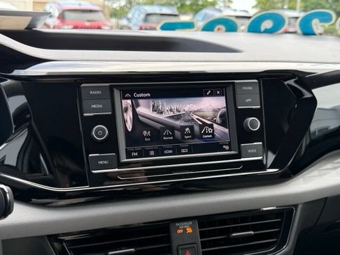 Certified 2022 Volkswagen Taos S AWD/4WD image 14