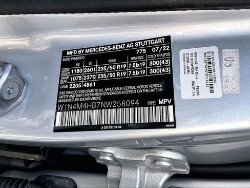 Used 2022 Mercedes-Benz GLB 250 GLB 250 w/ Premium Package Lite image 45