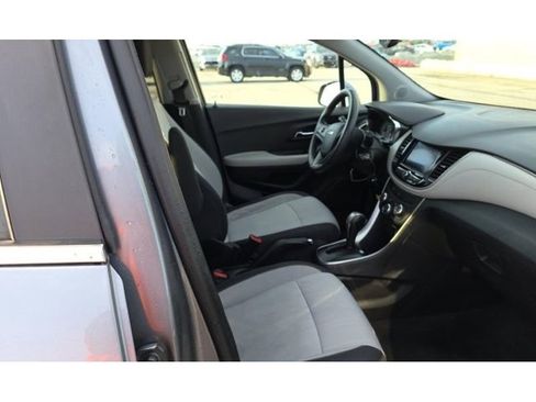 Used 2020 Chevrolet Trax LT AWD/4WD image 6