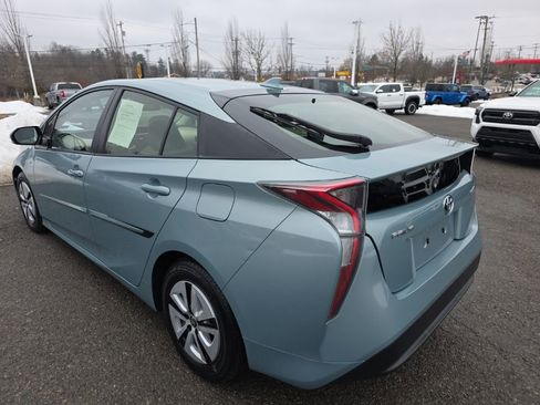 Used 2016 Toyota Prius Four w/ Advanced Technology Package image 4